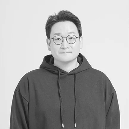 Hun Hyun, Park - Director